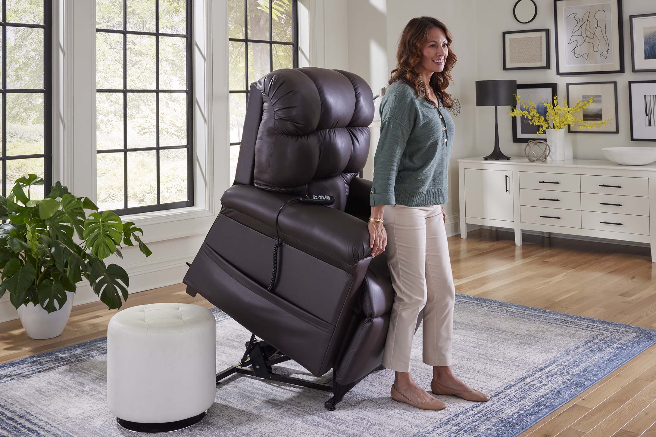 Rent a Golden PR510 Cloud lift chair recliner from Electropedic, it's so easy